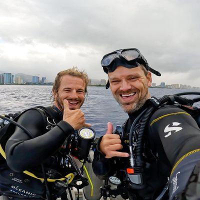 Julian (my dive instructor) is on the left in this picture.   Great Guy!  Great Time!  Great Company!