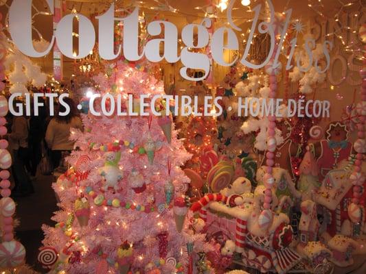 Cottage Bliss store front on Del Mar.