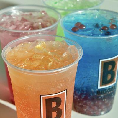 Our Blast Energy Drinks are an electric flavor combination of sour, sweet, and YUM! Available iced or frozen