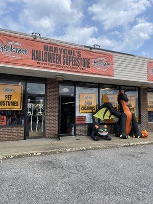 Harygul’s Halloween Super Store