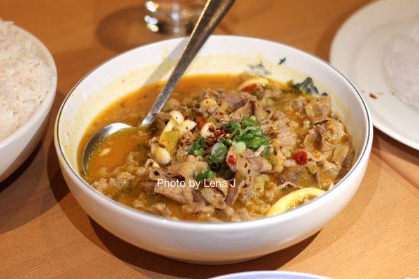 B3 Thin-Sliced Beef in the Golden Soup 金汤肥牛 ($27.95)