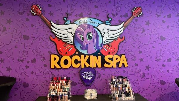 Rockin' Spa signage