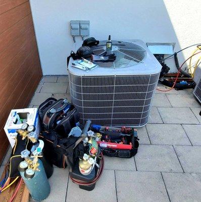 AC Repair / HVAC Repair / HVAC Austin, TX / AC blowing hot air repair / AC is not blowing cold air / AC repair service Cedar Park / AC fix