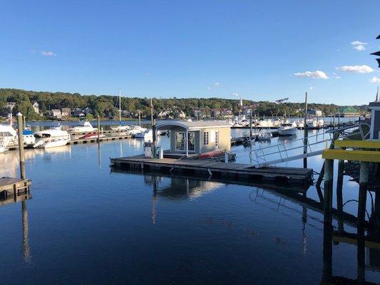 Bait shop and fuel dock on the water at QRM!