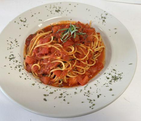 Spaghetti Pasta with Pomodoro