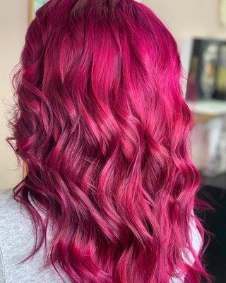 A bold pink look for this lovely guest