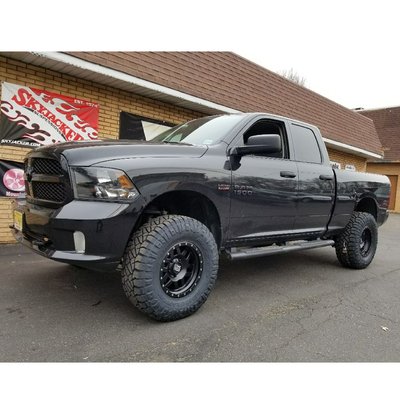 On this Dodge,  simple looks great.  4" #BDSSUSPENSION lift,  on some 18" #XDWHEELS on some 35" #Nittotires Ridge Grappler tires.