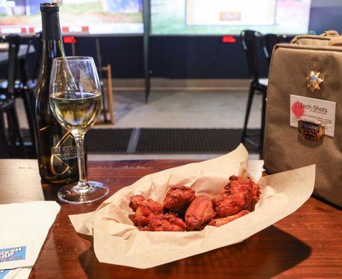 Buffalo Chicken Wings and White Wine