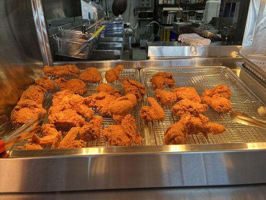 Louisiana famous fried chicken on Lake st