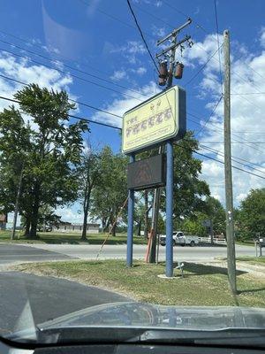 Sign shows name as "The Freeze."