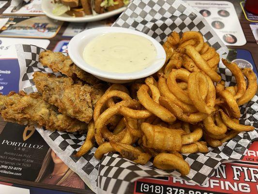 Steak Finger Basket w/ fries