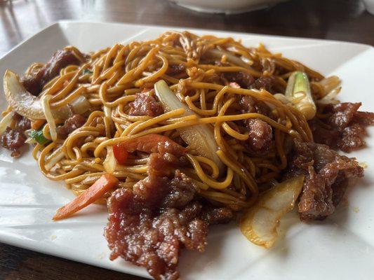 Beef lo mein