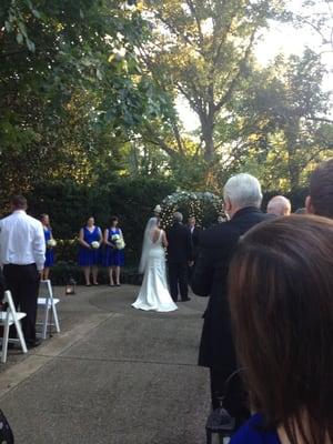 Outdoor wedding at Riverwood