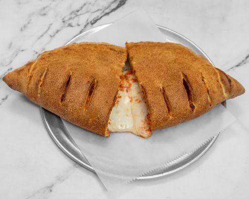 Calzone Meat , Veggie, Cheese                #pizza #elmonte #southelmonte #arcadia #templecity #baldwinpark