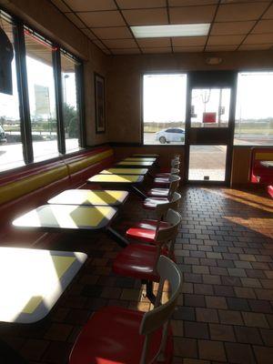 Clean floors, clean table tops, just plain clean! Just how I like it!