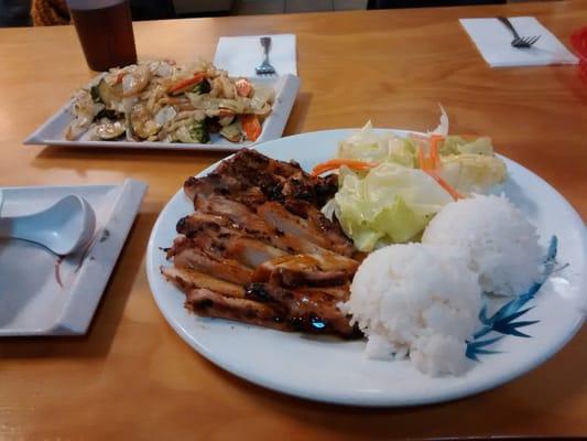 Chicken teriyaki with a side of veggies.