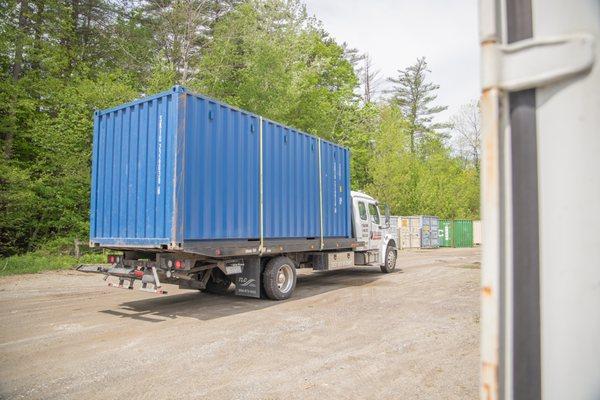 20' shipping container for delivery