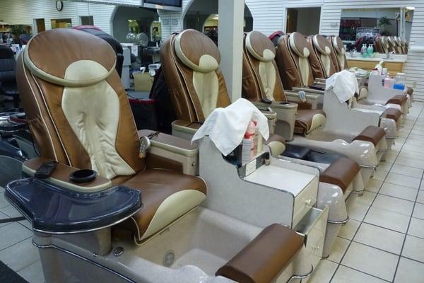 12 pedicure stations