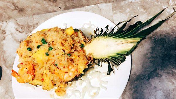 Pineapple shrimps fried rice