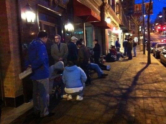 iPad 2 line is long this morning!