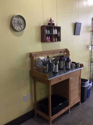 Coffee fixings station