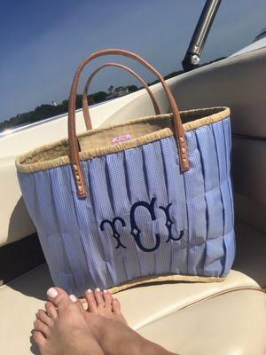 Picked this tote up at Abientot recently and aahhhhhhhhh it's so cute (it's gingham)!!! They monogram too.