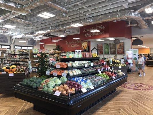 Organic Produce and Smoothie Bar