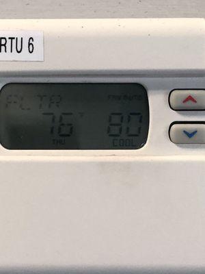 Photo of thermostat at giant fitness mt laurel  6/29/2019.