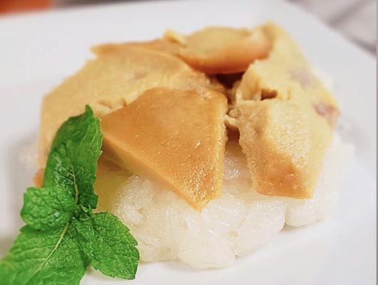 Sweet Sticky Rice with Thai Taro Custard