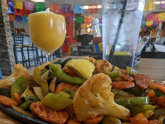 Vegetarian Fajitas and mango margarita