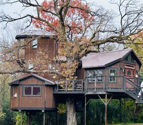 Luxury treehouse included with all day wedding package or for rent on AirBnB.