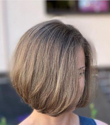 bob haircut
short hair cut