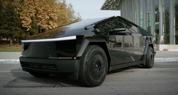 Gloss Black Tesla Cyber Truck