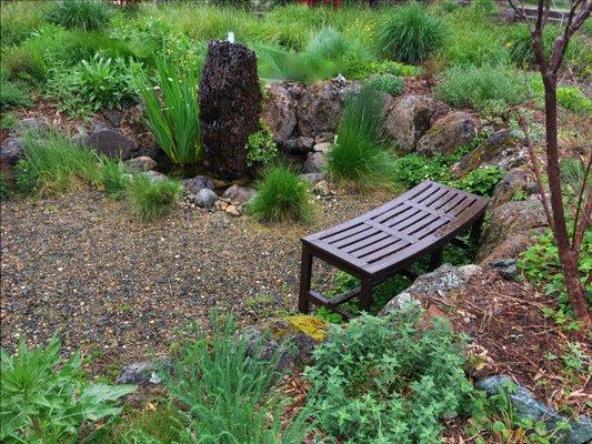 1 bench + 1 fountain + Tranquility!