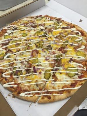 Bacon cheeseburger pizza