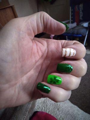 Happy St. Patrick's Day is coming and I've got my nails ready from Creative Nails.