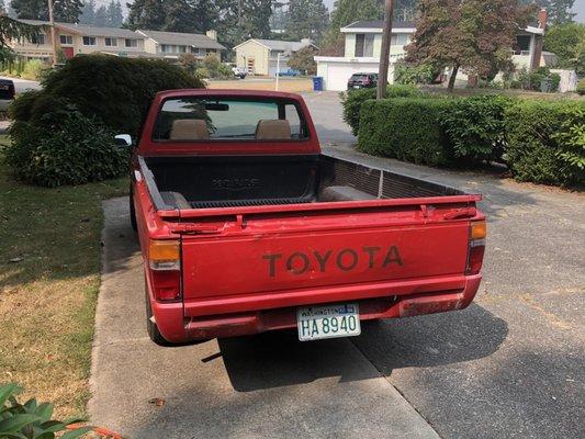 Tailgate installed with the new bolts from Tacoma Screw.