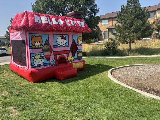 Hello kitty bouncy house