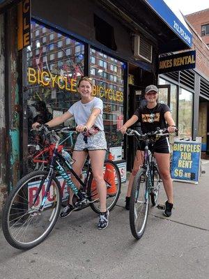 Customers from London exploring Central Park with our Specialized rentals.