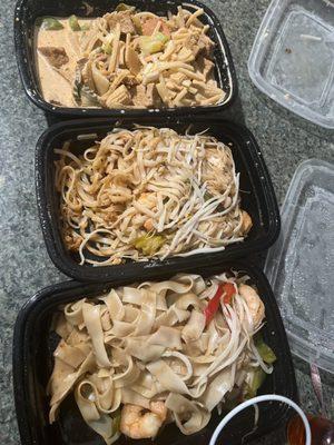 Drunken Noodles and Curry dishes with no flavor