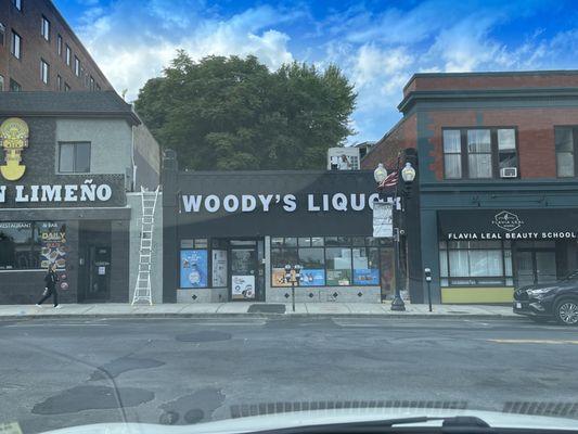 Woodys Liquors