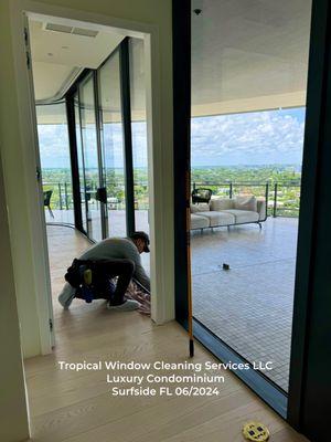 Luxury Condominium Window Cleaning