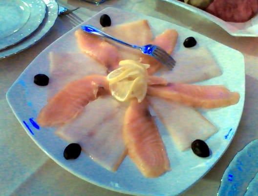 Assorted fish (salmon and paltus)