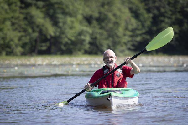 Len kayaking on Dorrs Pond