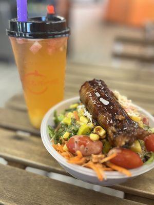 Poke bowl with eel and mixed fruit tea