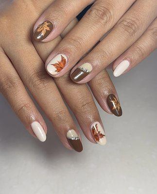 Gel mani with design