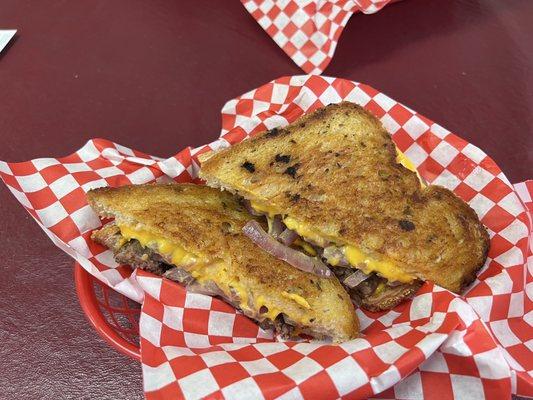 Patty melt with grilled onions