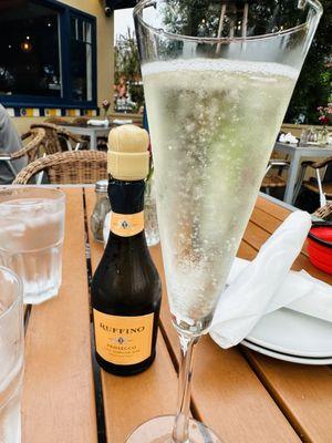 Split of Prosecco... 9 bucks!