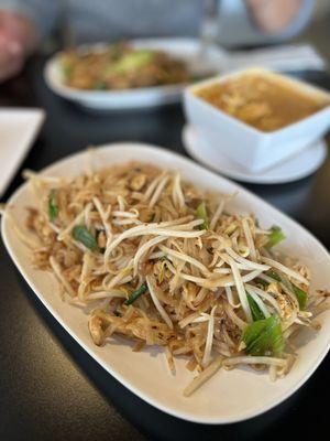 Pad Thai | Instagram: GaoGirlsGrubbin