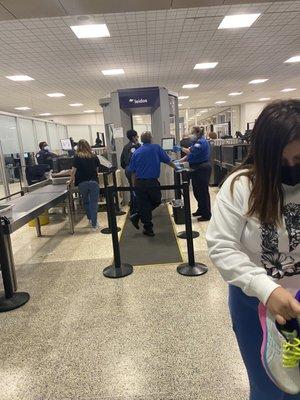 TSA Checkpoint - 40/D Terminal